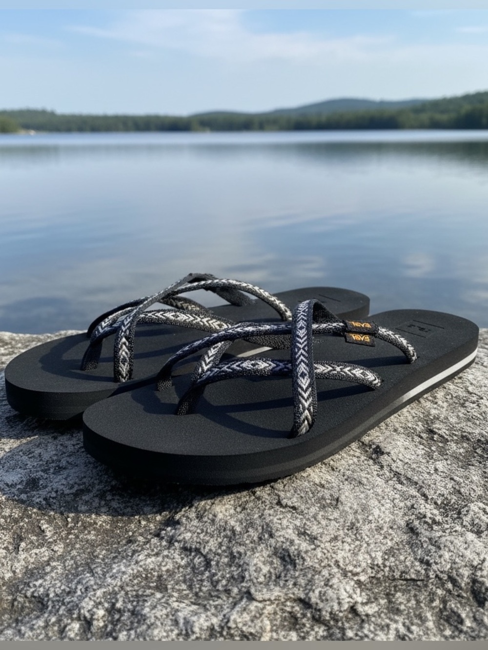 Teva Olowahu Sandals Flip Flops Black and Gray Southwest Pattern  Size 11